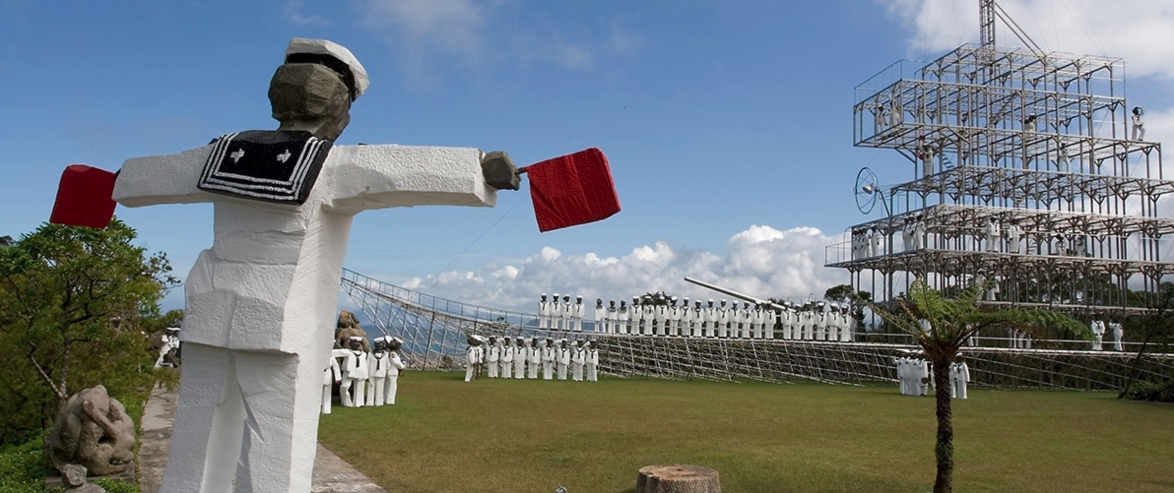 歷時四年創作的《人間系列—三軍》體現空間與雕塑的關係，「空軍」位在人間廣場（圖：朱銘美術館）