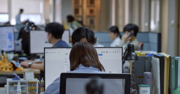 每天上班好苦！你也想週休三日嗎？（圖／人選之人—造浪者 Wave Makers 粉專）