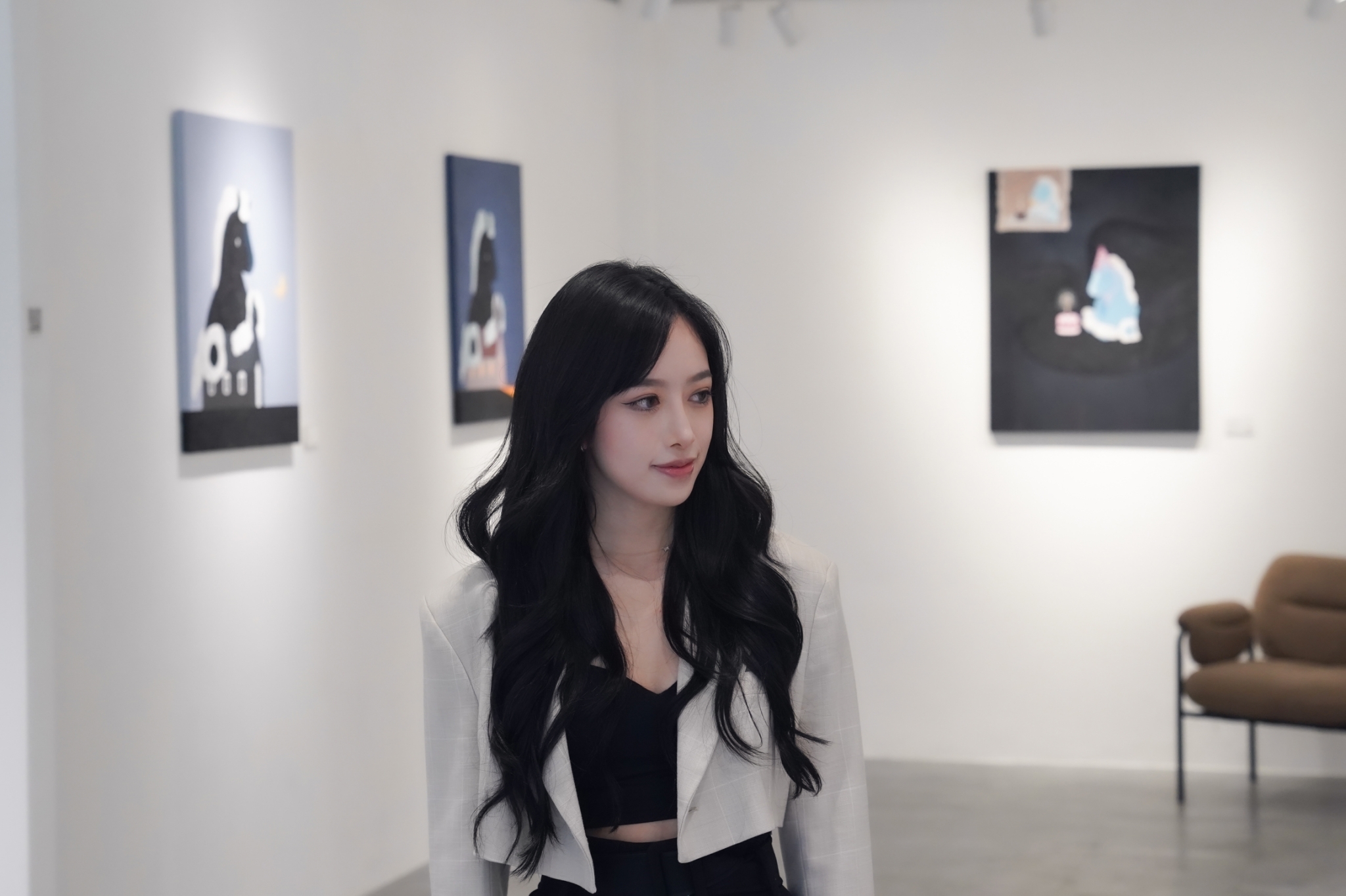 專訪｜25歲藝壇新星羅任珊，用畫作映出內心童話：「成為藝術家不用建議，你想做就去做吧！」 - iLady 愛女也｜國際女性媒體-