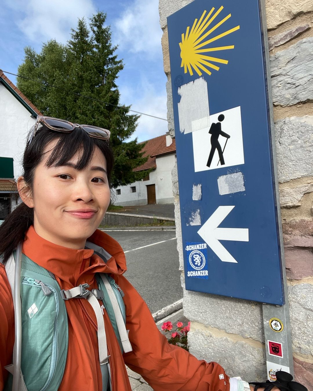 朝聖道路上百安安遇到阿唄馬車圖書館及愛情餐車（圖：IG@pai_anan）