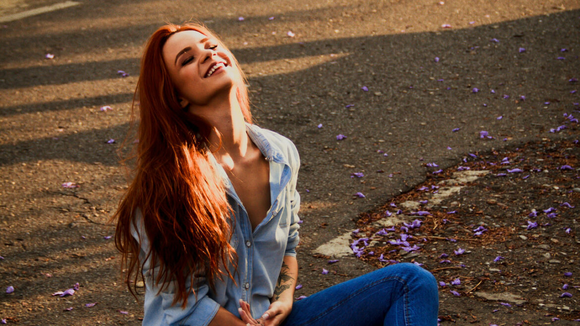 FotoJe 從顏色探索內在弱點。(圖/Pexels)