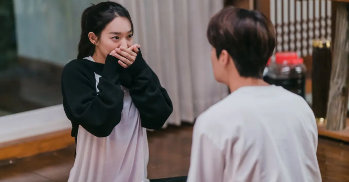 你有定期洗牙的習慣嗎？（圖／《海岸村恰恰恰》劇照）