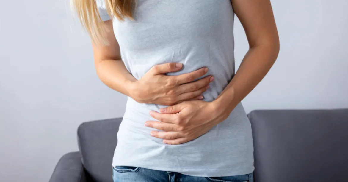 胃痛反覆發作？小心是「情緒崩潰」的警訊，3 方法減少身體負擔（圖：Canva）