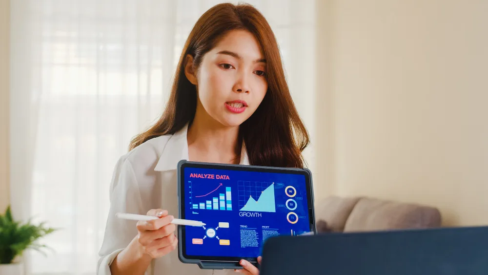 2751 投資標的各有不同特性,可以根據自己的風險承受度與財務目標,選擇適合自己的定期定額投資工具。(圖片來源:Freepik)
