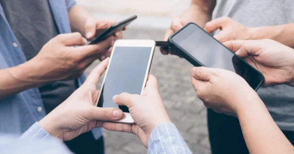 3C 低頭族護眼必備！營養師推薦 8 大關鍵護眼營養素一次看（圖：PIXABAY）