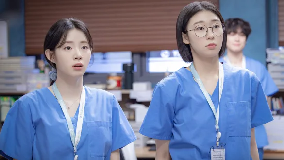 受騙時總是不相信眼前的一切。（圖／tvN，《機智住院醫生生活》劇照）