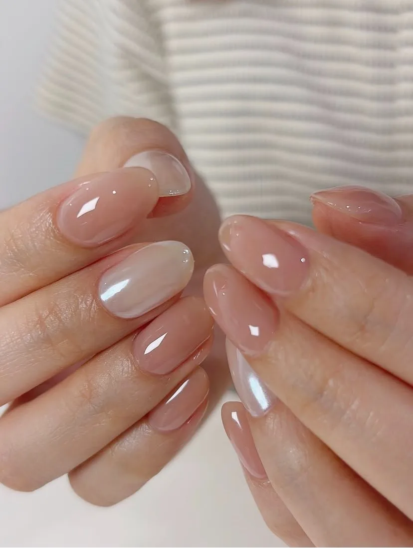 入門款式3:跳色設計 不無聊的小變化(圖:IG@9n.nail) 入門款式3:跳色設計 不無聊的小變化(圖:IG@9n.nail)