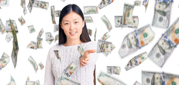 近期美元升值，不少人考慮多買一點美元。（圖片來源：Freepik）