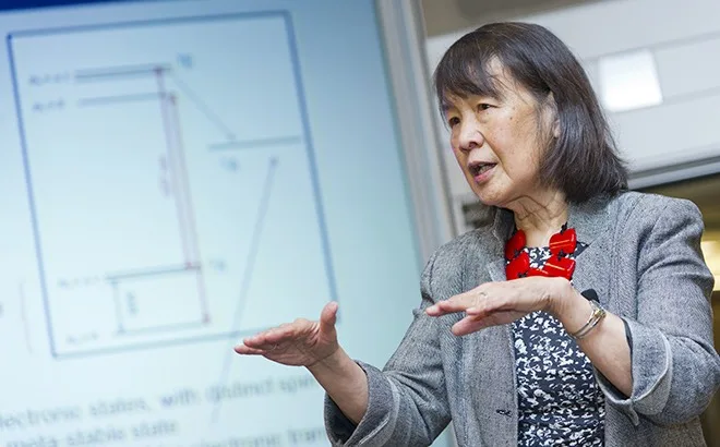 胡玲投身於教育產業,將知識與經驗傳承(圖:香港城市大學) 胡玲投身於教育產業,將知識與經驗傳承(圖:香港城市大學)