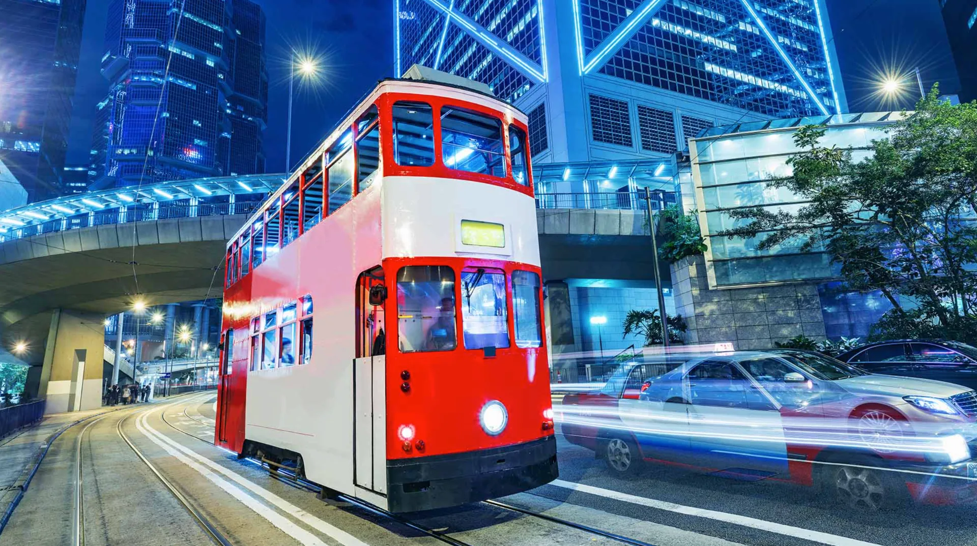 踏上叮叮車，千萬別錯過上層的前排座位，可從高處俯瞰香港風景（圖：香港旅遊發展局）