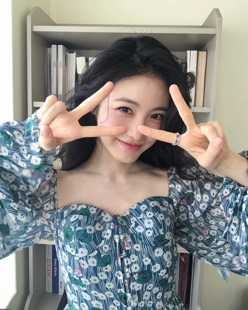 84212 韓國新生代女星辛叡恩憑藉《正年》、《黑暗榮耀》雙劇熱播爆紅(圖:IG@__shinyeeun)