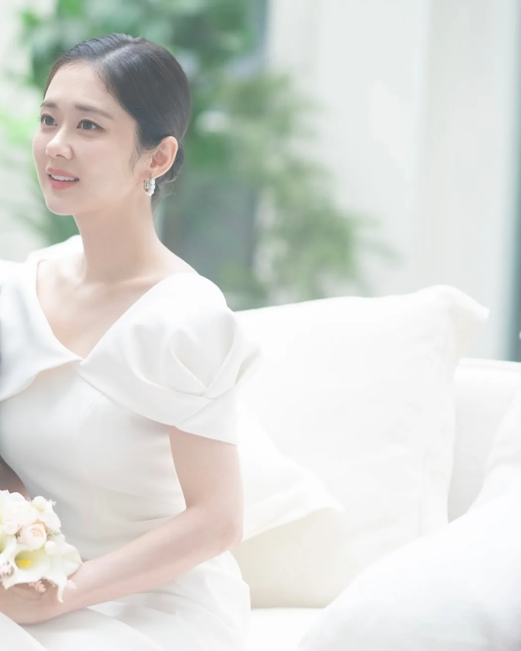 SaveClip 張娜拉於 2022 年邁入婚姻。(圖/Instagram @nara0318)