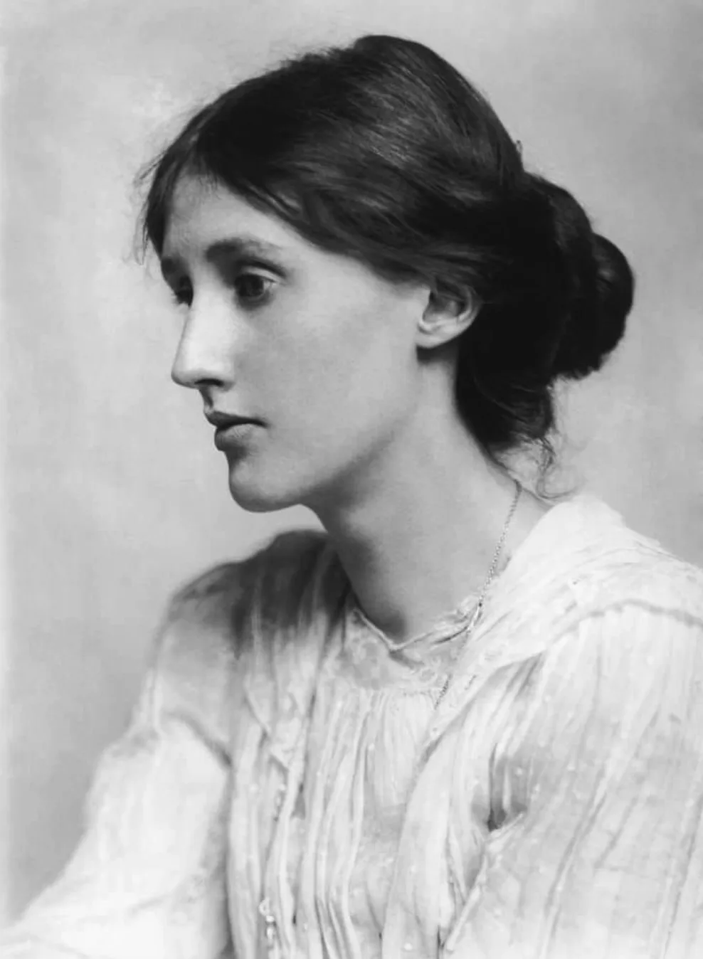 Virginia Woolf1 她以筆為劍,書寫女性的掙扎、自我與自由,撐起一代女性主義文學的天幕(圖:Pinterest)