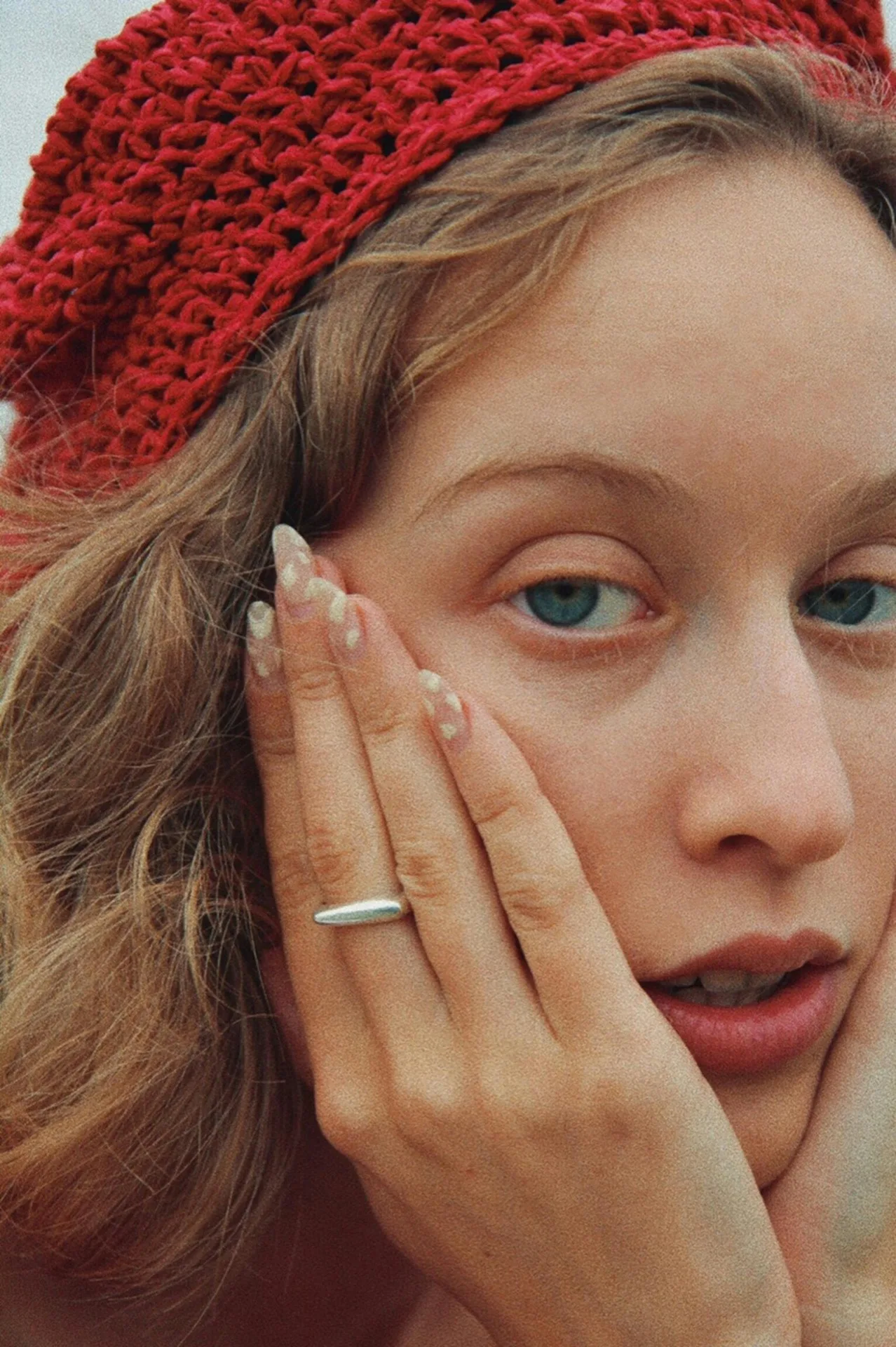 pexels-mash-babkova-116752476-10099369 從埃及艷后、慈禧太后到近代美甲,訴說著女性的權力故事?(圖/pexels)