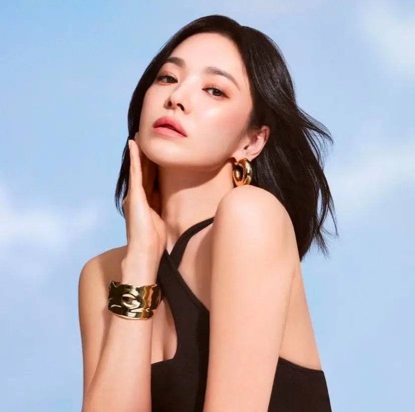 方型臉:柔化稜角,增添圓潤感(圖:IG@kyo1122) 方型臉:柔化稜角,增添圓潤感(圖:IG@kyo1122)