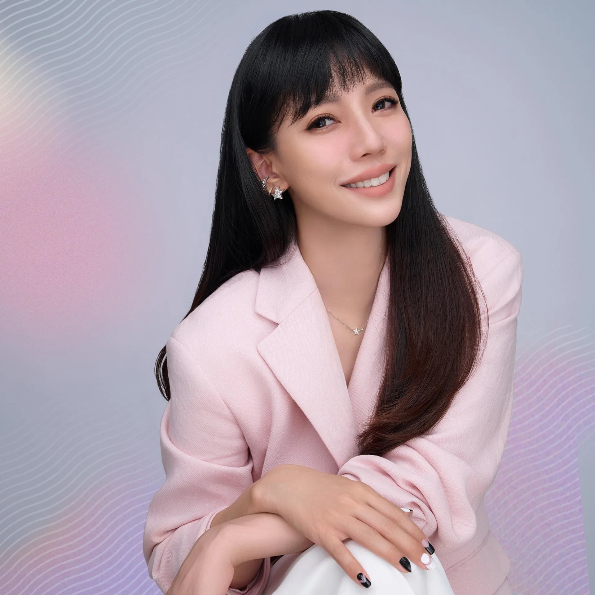 353002249 李靚蕾經歷婚變,在沉潛之後推出個人 Podcast 節目《李靚蕾的沉靚時間》(圖:FB@李靚蕾 沉靚時間)
