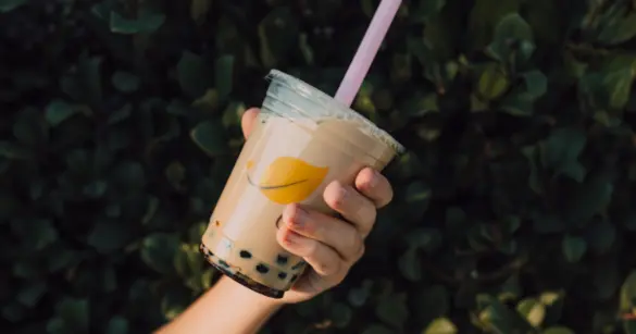 早餐店奶茶為什麼喝了會順暢？原來這裡頭藏玄機！（圖：canva）