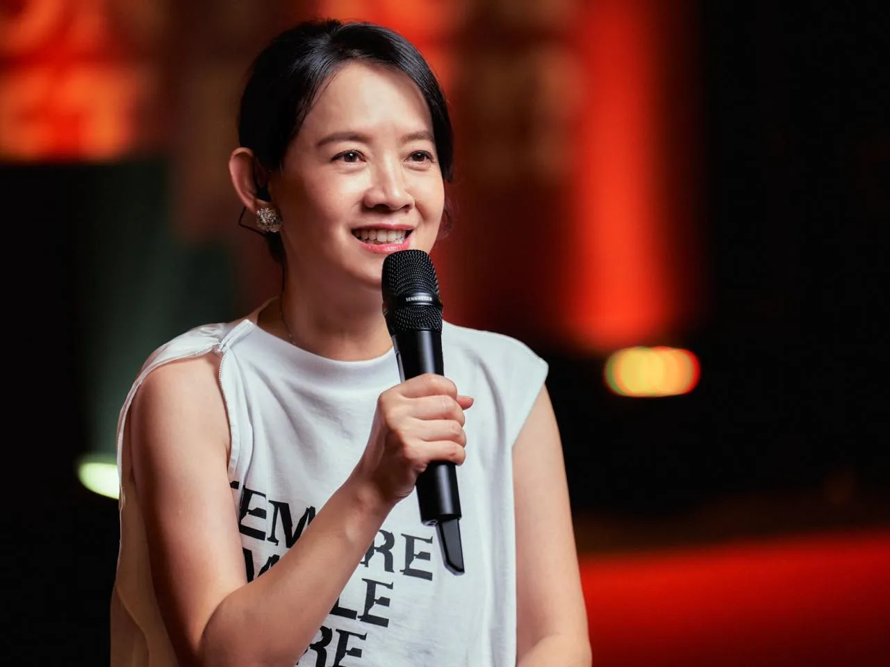 481824020 《曾寶儀的人生藏寶圖》與聽眾分享生活點滴,她化身船長,在汪洋人生大海中探索挖寶(圖:FB@曾寶儀 Bowie)