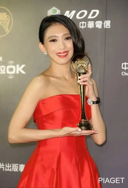 從初次入圍到成為歌后,她等了 10 年(圖:FB@戴佩妮PennyTai) 從初次入圍到成為歌后,她等了 10 年(圖:FB@戴佩妮PennyTai)