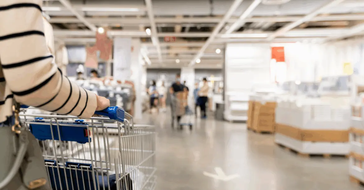 逛 IKEA 不只是浪漫約會，更是情侶關係裡的未來預演。（圖片來源：Canva）