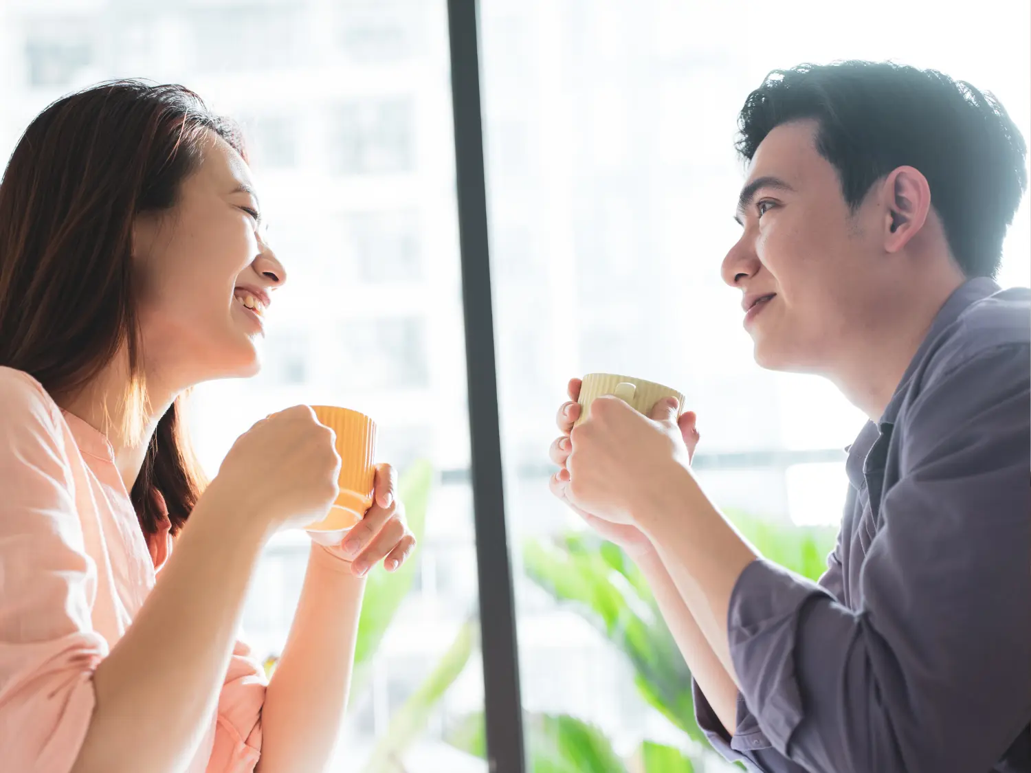 曖昧期的前兩個月被視為「黃金期」。聯誼平台專家指出,在約會互動中,學會「校準節奏」比盲目付出更重要(圖片來源:Canva)