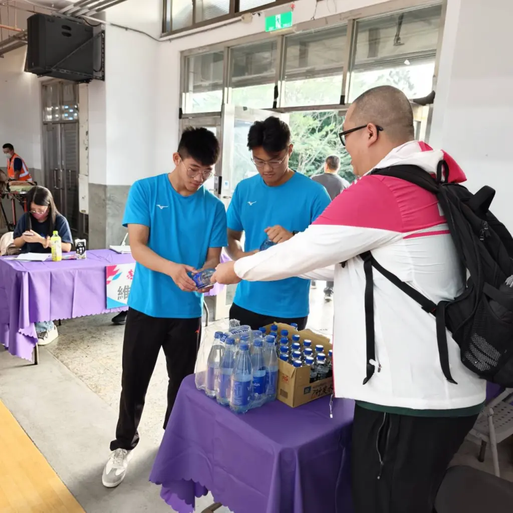 賽事為運動選手提供即時的Vytautas天然礦泉水補給（圖片來源：GA黃金甲）